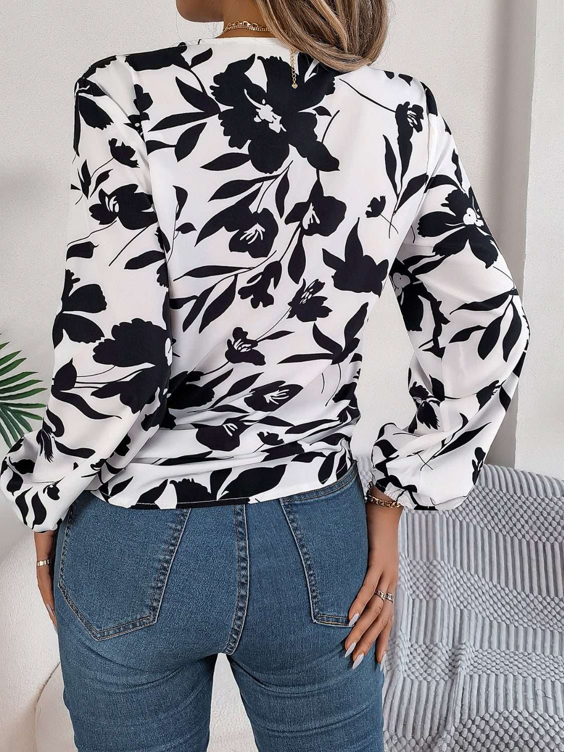 Printed V-Neck Long Sleeve Blouse